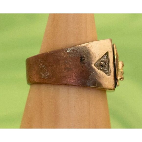 Vintage Eagle Crest Victorian Gold Tone Ring Size 9 1/2 - W6 - Picture 3 of 4